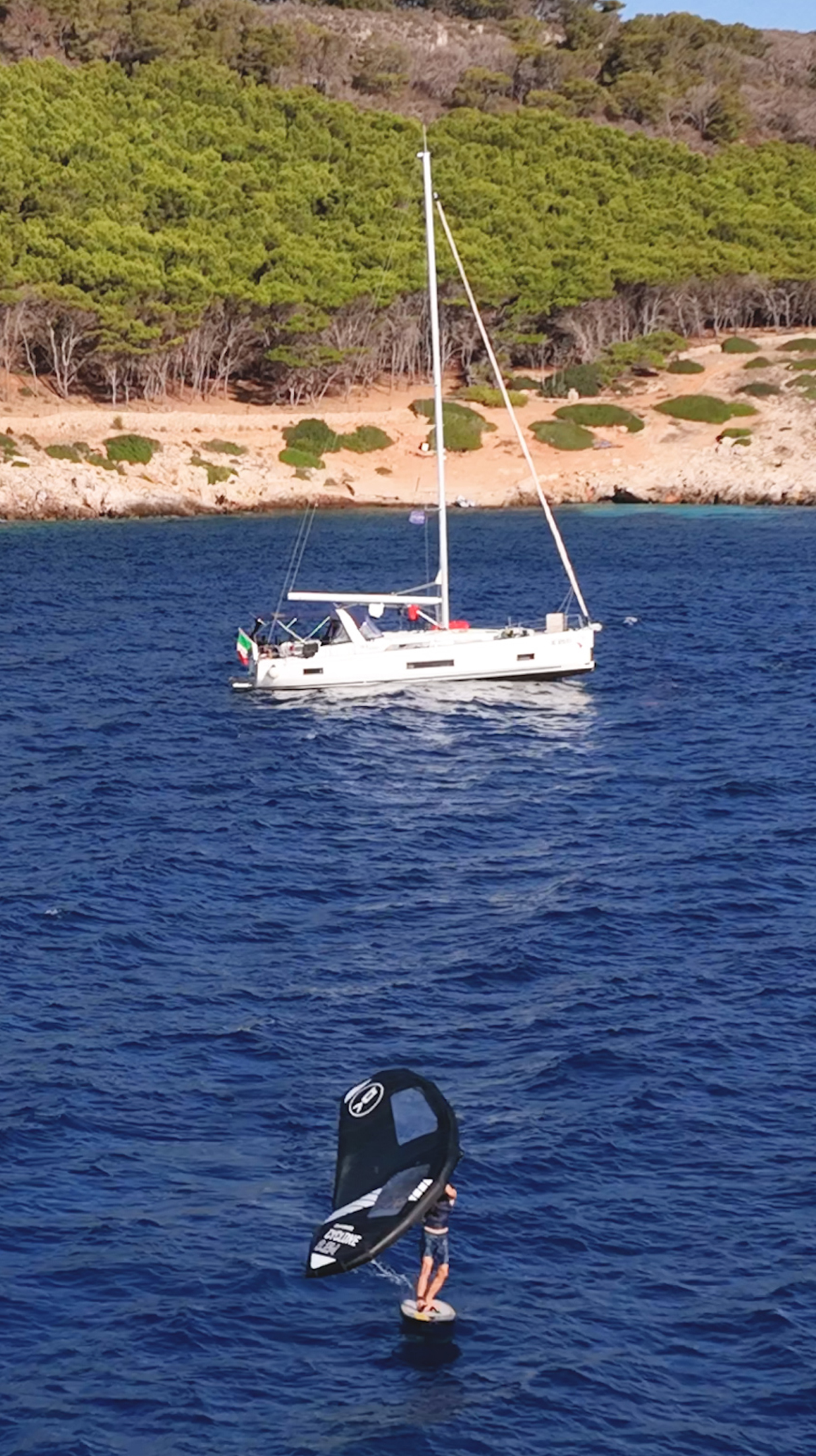 Croisiere wingfoil aux grenadines et en Sicile et Corse avec Voile Evasion